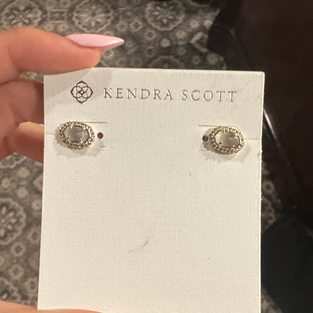 Kendra Scott Gold and Cream Oval Earrings